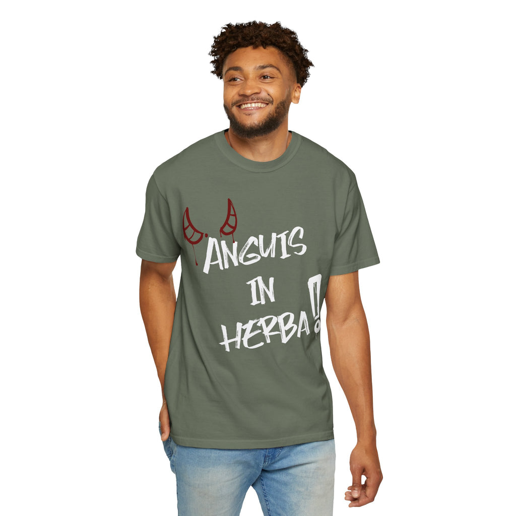 Men “Anguis in herba” – “A snake in the grass” (hidden danger) T-Shirt