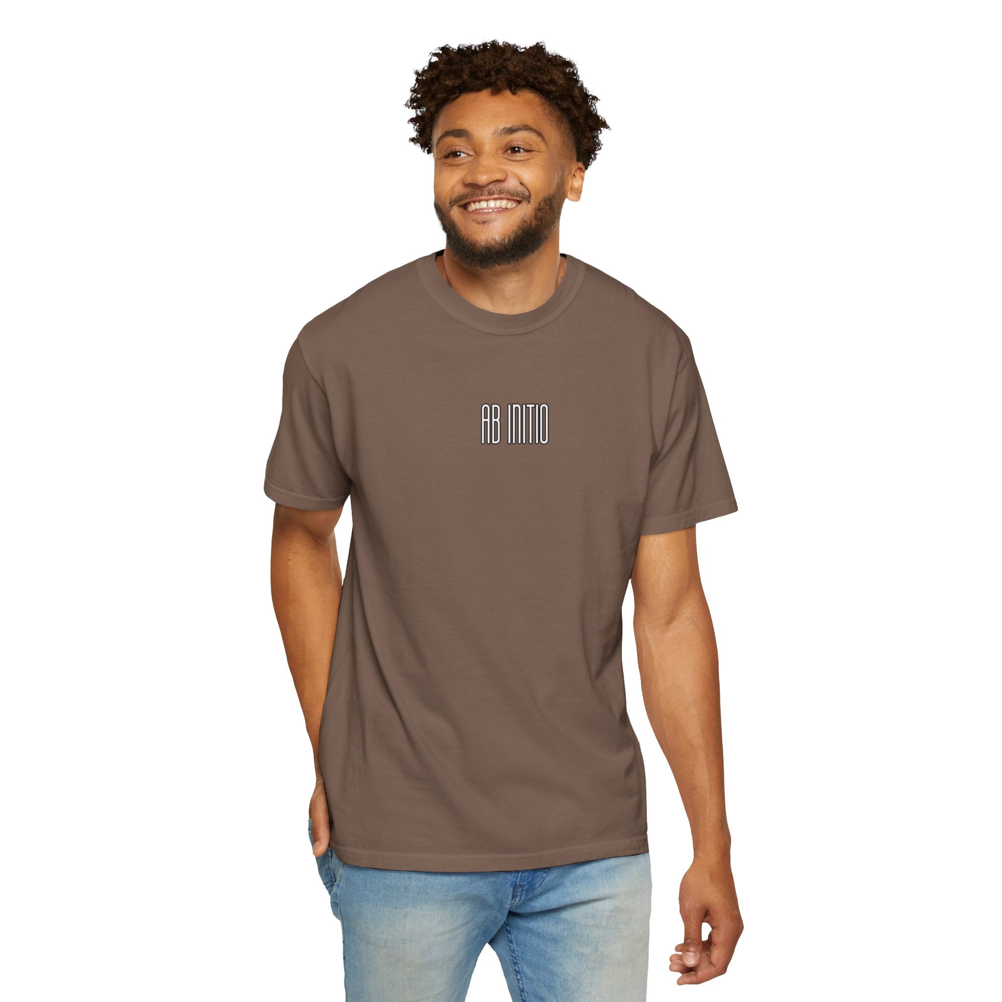Men's "Ab initio deficit, ab initio vincit" -“From the beginning it fails, from the beginning it triumphs.”  T-shirt